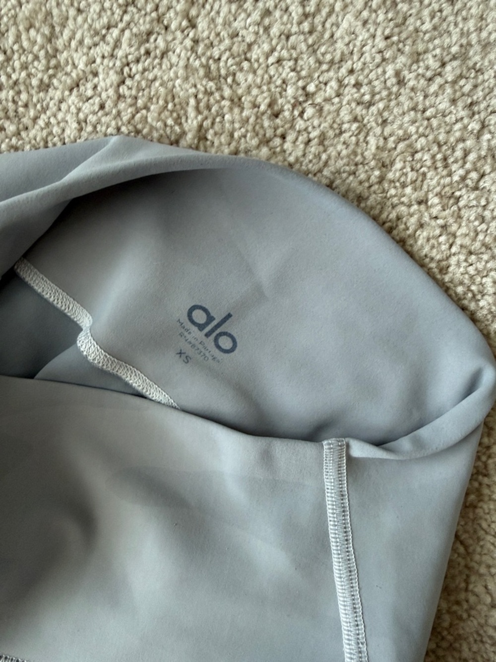 Alo Yoga Light Grey Camo High Waisted Athletic Gym Leggings - Picture 5 of 8